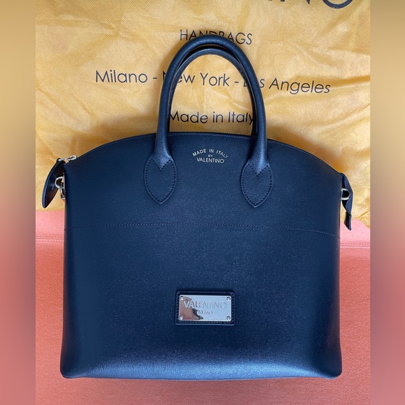 Designer Valentino handbag - Picture 2 of 11